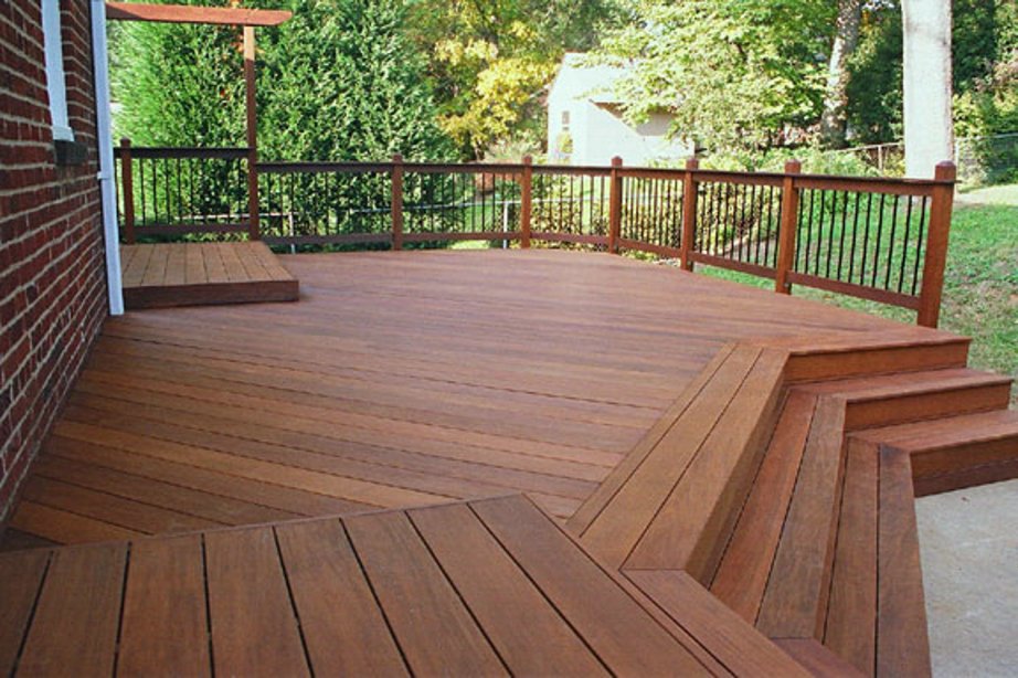 Deck Saskatoon