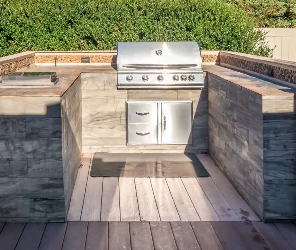 Outdoor kitchen builders Saskatoon