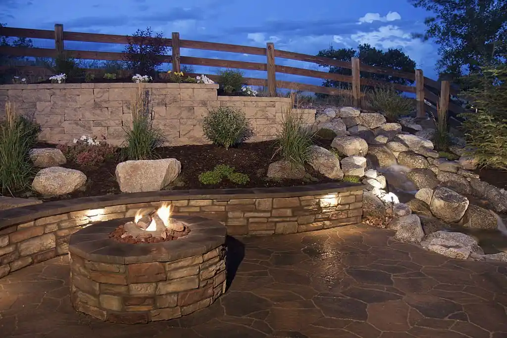 Outdoor fireplace
